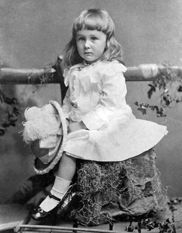 A young, unbreeched Franklin D. Roosevelt in 1884, aged 2 (Wikipedia)
