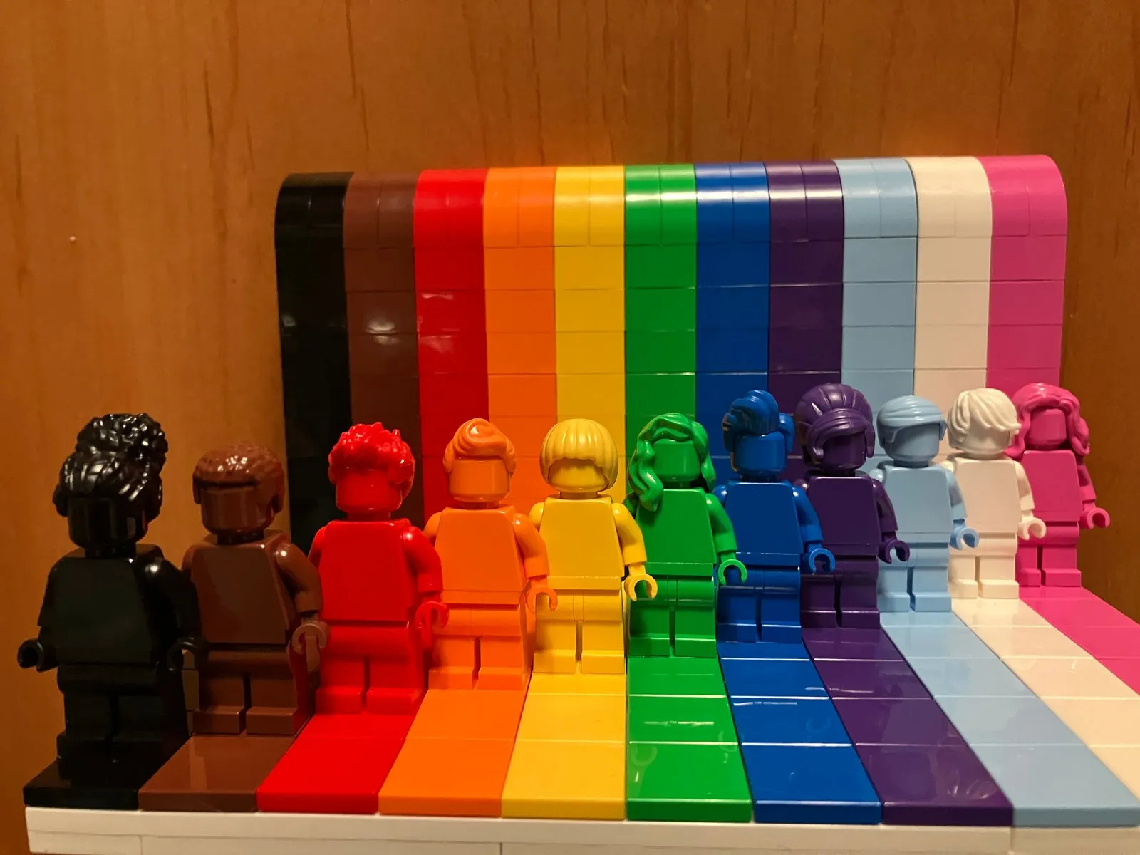 Lego Set 40516: Everyone is Awesome.