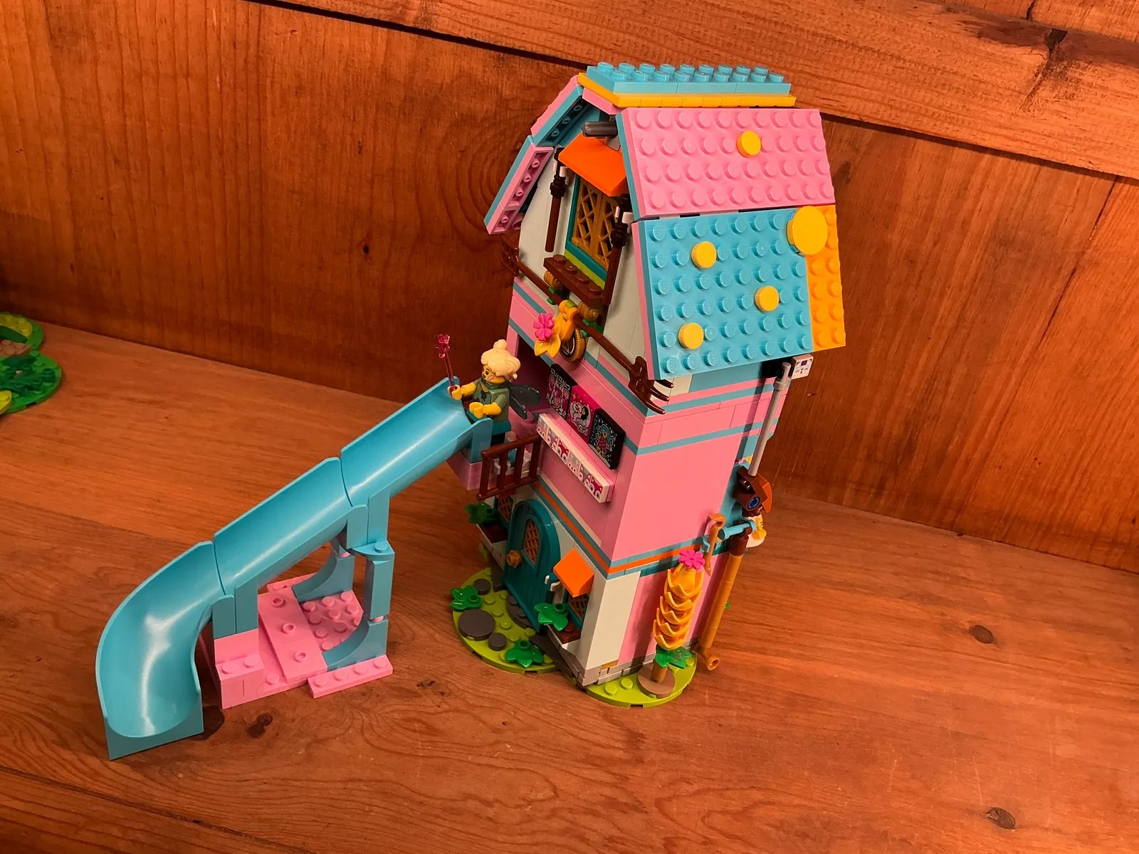 A custom LEGO house, adapted from a MOC online with my own take.