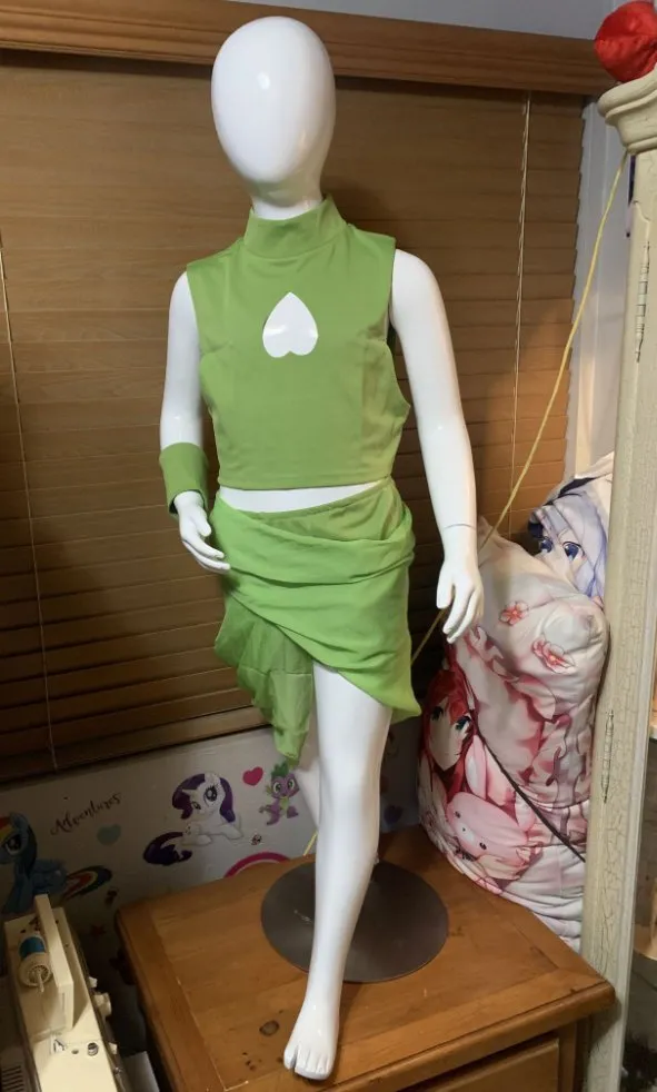 Annikin wearing an Izzy cosplay (Total Drama) from Miccostumes.