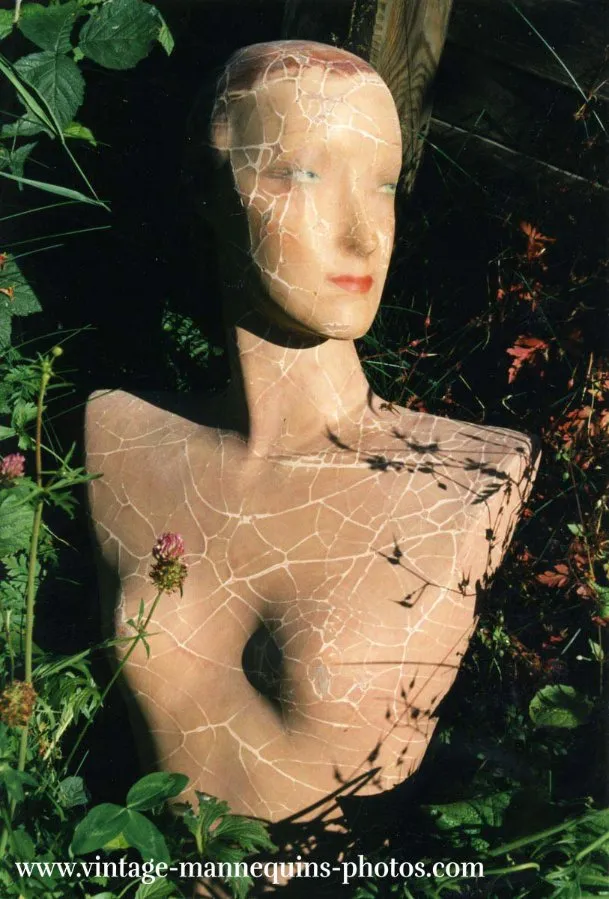 Ilse 1928, papier-mâché.